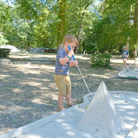 Camping Etang Des Bois Vieilles-Maisons-sur-Joudry ภายนอก รูปภาพ