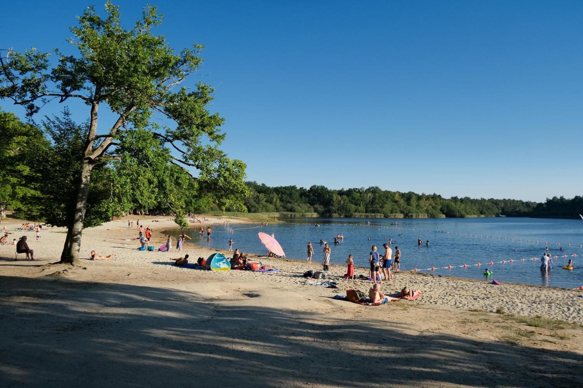 Camping Etang Des Bois Vieilles-Maisons-sur-Joudry ภายนอก รูปภาพ